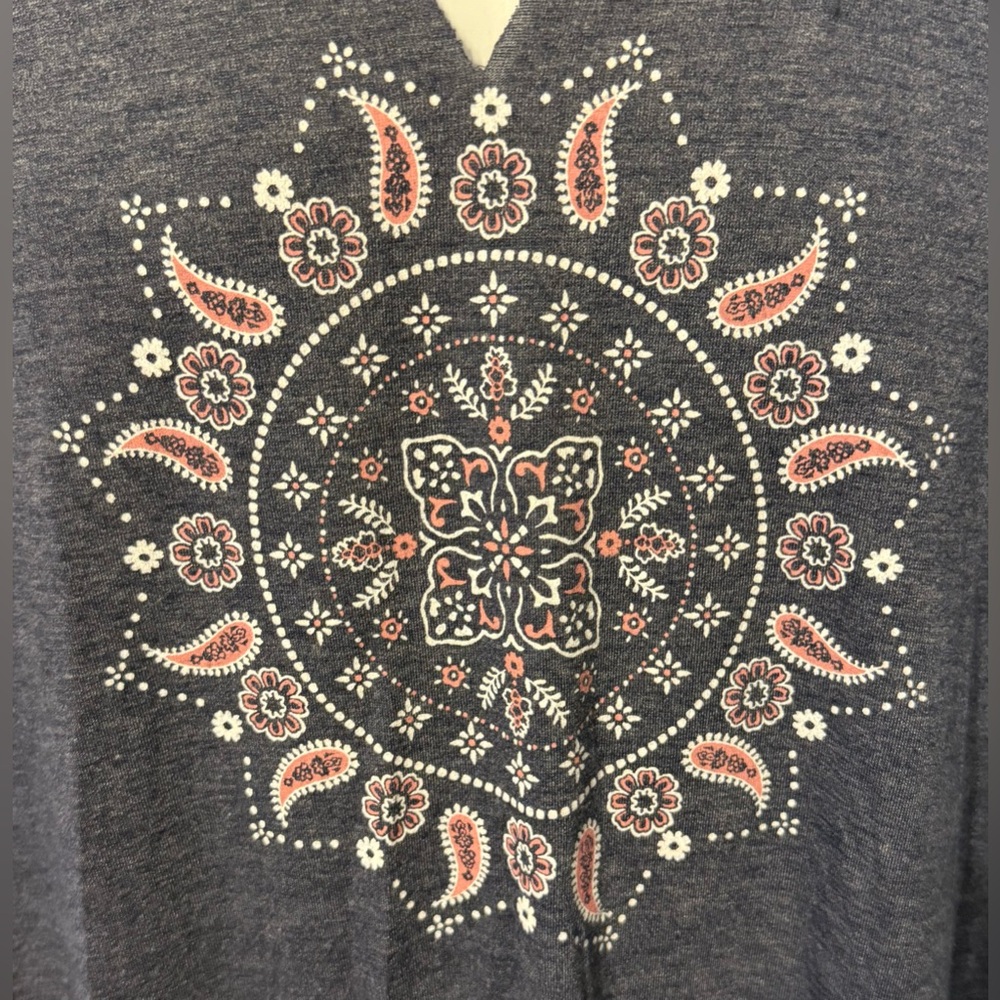Gray Women's Top with Pink Mandala Design - Picture 3 of 5